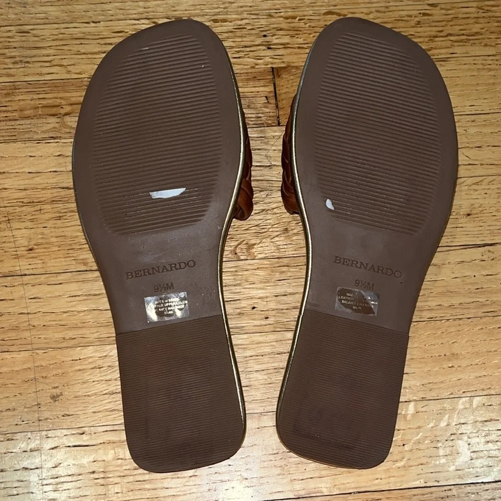 New Bernardo Troy Slide Sandal - Luggage - Picture 12 of 17